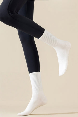 Non Slip Silicone Grip Mid Calf Yoga Socks for Pilates and Indoor Fitness