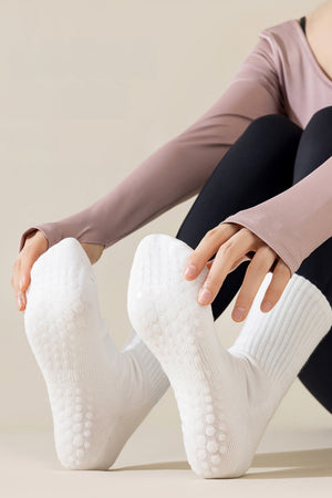 Non Slip Silicone Grip Mid Calf Yoga Socks for Pilates and Indoor Fitness