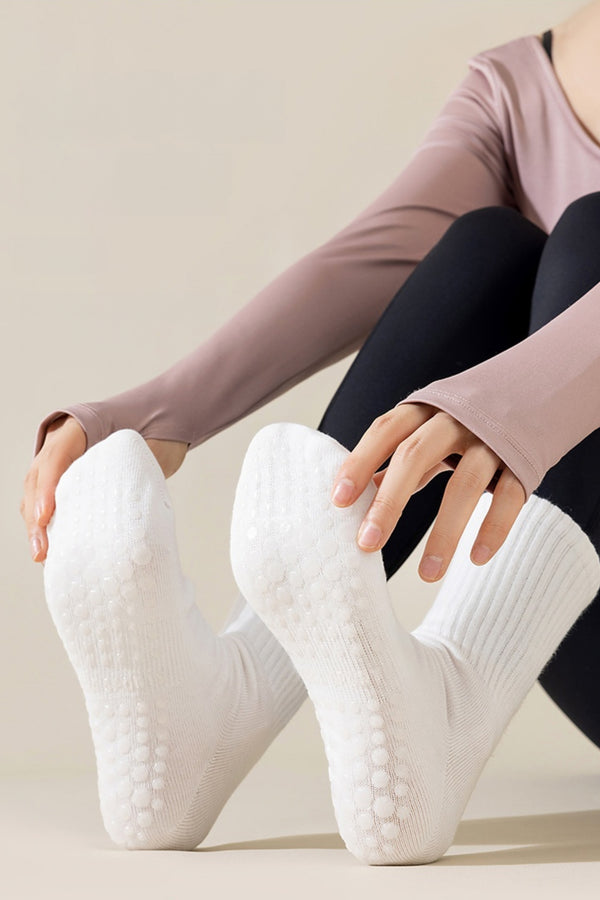 Non Slip Silicone Grip Mid Calf Yoga Socks for Pilates and Indoor Fitness