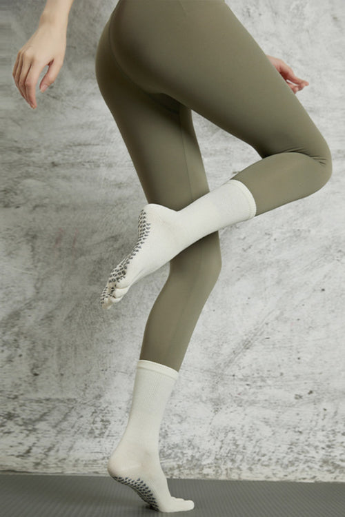 Non Slip Sweat Absorbing Yoga Fitness Toe Socks