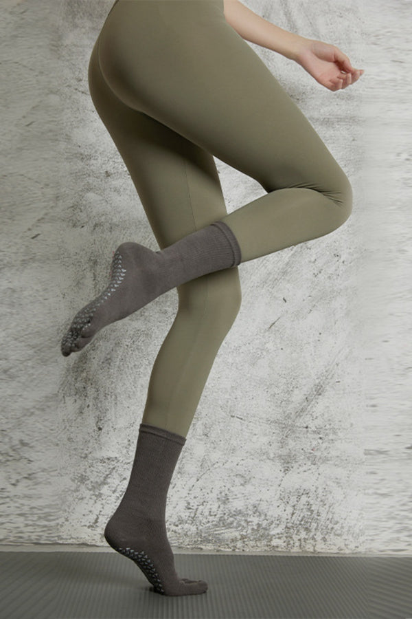 Non Slip Sweat Absorbing Yoga Fitness Toe Socks